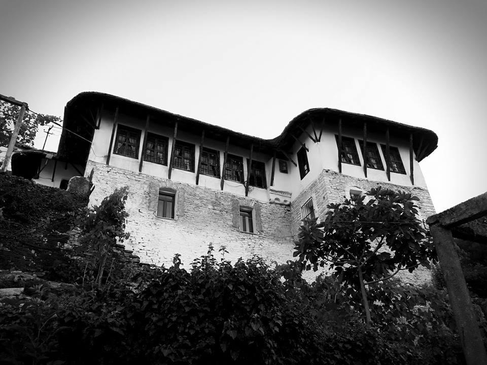Stone Rooms 1850 Гирокастра Экстерьер фото